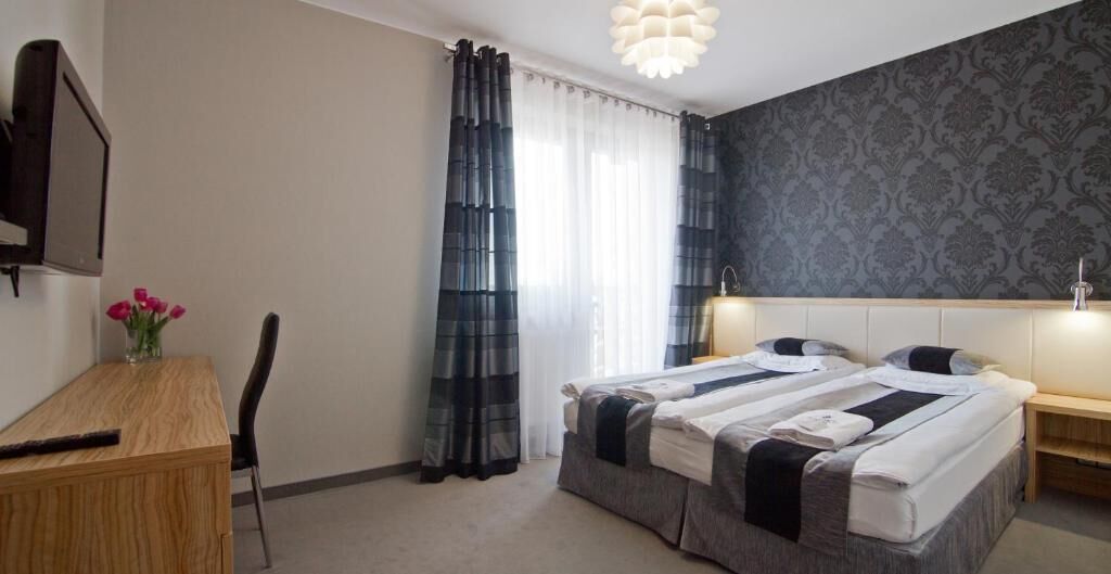 Standard Studio, Terrace, Mountain View | Iron/ironing board, free WiFi, bed sheets, wheelchair access