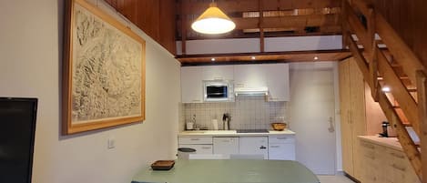 Fridge, microwave, dishwasher