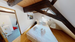 1 bedroom, desk, iron/ironing board, free WiFi