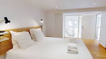 2 chambres, bureau, chambres insonorisées, fer et planche à repasser