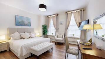 LÀgenhet Presidential - tillgÀnglighetsanpassat - eget badrum (3 bedroom) | 1 sovrum, vÀrdeförvaringsskÄp pÄ rummet och individuell inredning