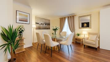 Superior Apartment, Accessible, Ensuite (1 bedroom) | 1 bedroom, in-room safe, individually decorated, individually furnished