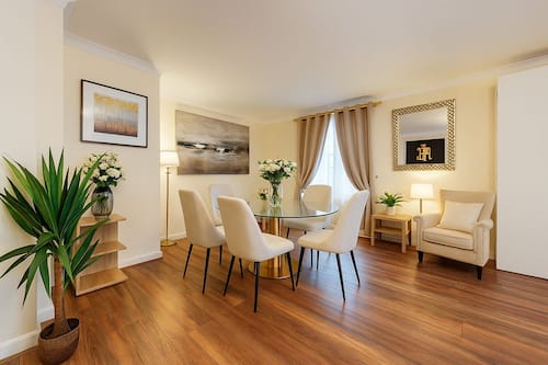 Departamento superior, con acceso para personas discapacitadas, baño en la habitación (1 bedroom) | 1 habitación y caja de seguridad en la habitación