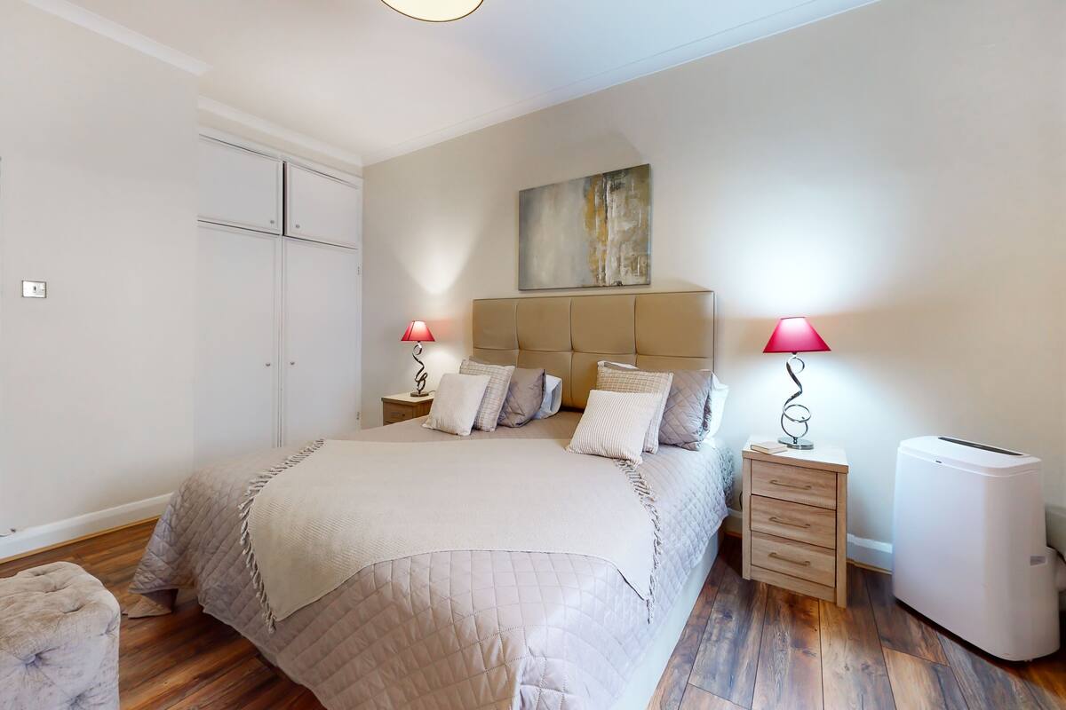 Apartamento superluxo, acessível, suíte (2 bedoom ) | 1 quarto, cofres nos quartos, quartos à prova de som