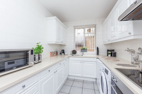 Private kitchen - Park Lane Apartments - Shaw House (London)