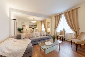 Superior Apartment, Accessible, Ensuite (1 bedroom) | Living area | Flat-screen TV - Park Lane Apartments - Shaw House (London)