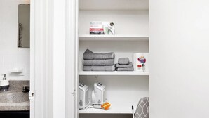 公寓式客房, 1 张大床 (Stylish Buckhead Condo • Prime Atlant) | 客房服务设施