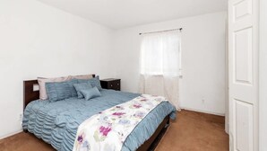 公寓式客房, 1 张大床 (Stylish Buckhead Condo • Prime Atlant) | 2 多间卧室