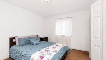 Condo, 1 Queen Bed (Stylish Buckhead Condo • Prime Atlant) | 2 bedrooms