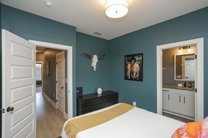 3 chambres, fer et planche à repasser, accès Internet, draps fournis