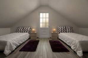 2 chambres, fer et planche à repasser, Wi-Fi gratuit, draps fournis