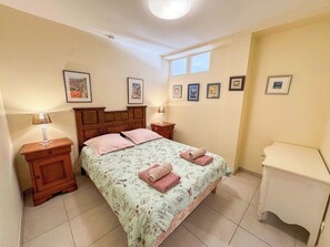 2 Schlafzimmer, Bügeleisen/Bügelbrett, kostenloses WLAN, Bettwäsche