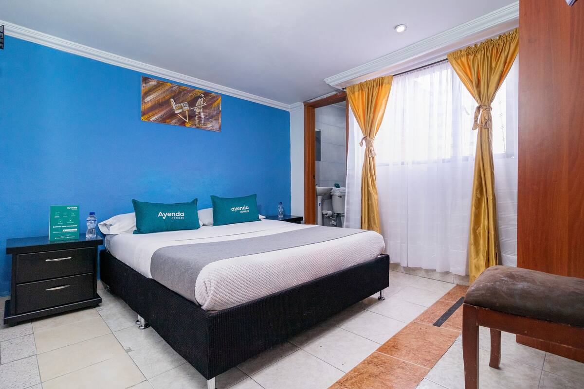 Quarto casal | Quartos à prova de som, ferros/tábuas de passar roupa, Wi-Fi de cortesia