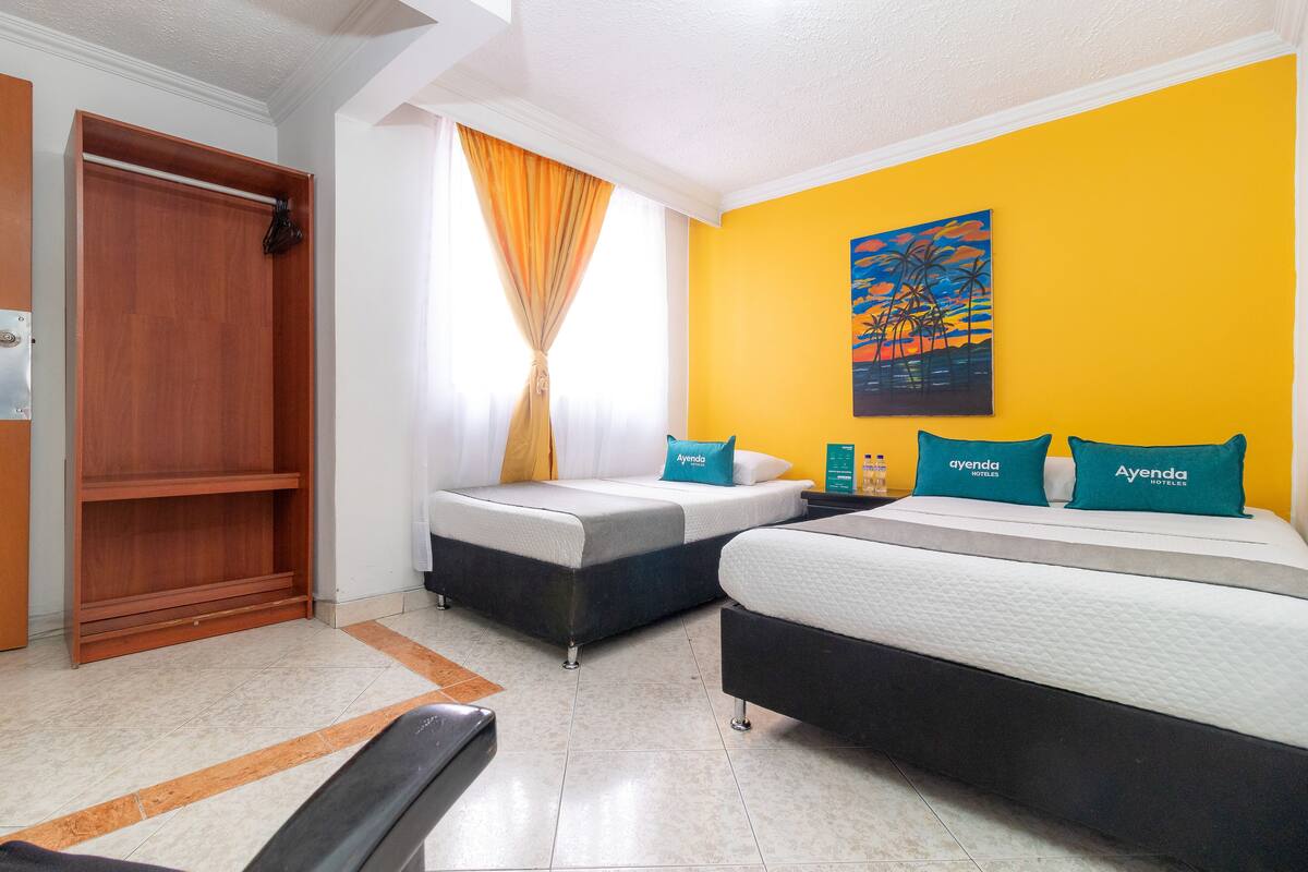 Quarto triplo família | Quartos à prova de som, ferros/tábuas de passar roupa, Wi-Fi de cortesia