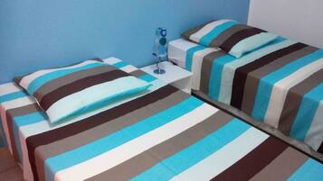 2 chambres, fer et planche Ă  repasser, Wi-Fi, draps fournis