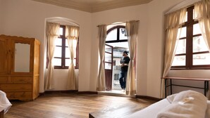 Superior Triple Room | WiFi (free), individually decorated, bed sheets