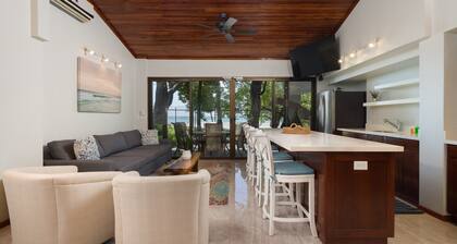Casa Woodbine Beachfront House