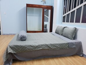 2 bedrooms, in-room safe, iron/ironing board, WiFi - TP garden house - Green house in center of a wonderful city (Đà Nẵng)