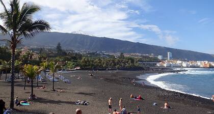 Céntrico, económico y cerca de la Playa, con WIFI gratis. En una zona peatonal.