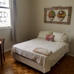 3 quartos, roupa de cama, acesso para cadeiras de rodas