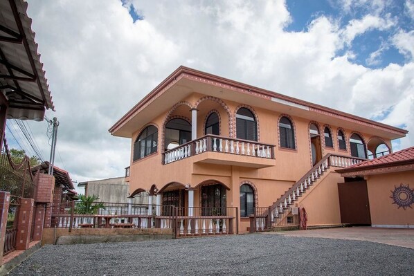 Front of property - Villa Fortuna Downton Luxury and View (La Fortuna)