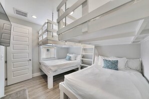 6 bedrooms, free WiFi, bed sheets - Aria Del Mare - Beach House with Ocean Views & Private Pool Area (Miramar Beach)