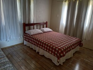 2 bedrooms, free WiFi, bed sheets - Rustic Cabana (Ideal place to rest) (Imarui)