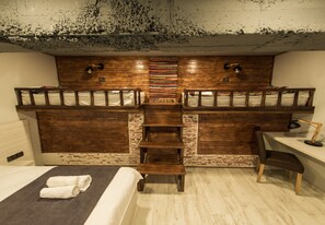 Desk, blackout drapes, cribs/infant beds, free WiFi - Ikalto Hotel (Tbilisi)