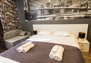 Desk, blackout drapes, cribs/infant beds, free WiFi - Ikalto Hotel (Tbilisi)
