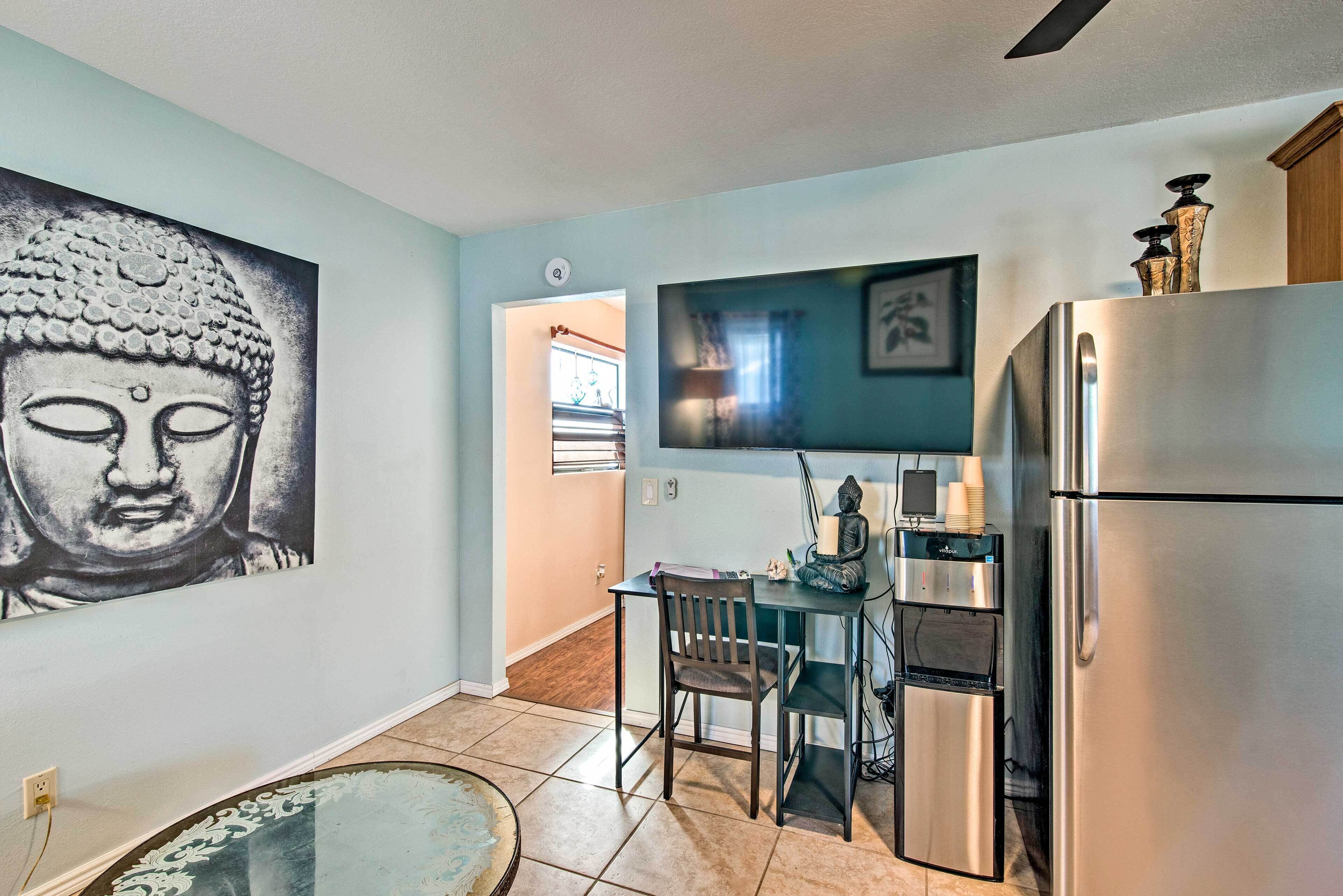 '3 Peaks Oasis' Apt w/ Heated Pool & Hot Tub!