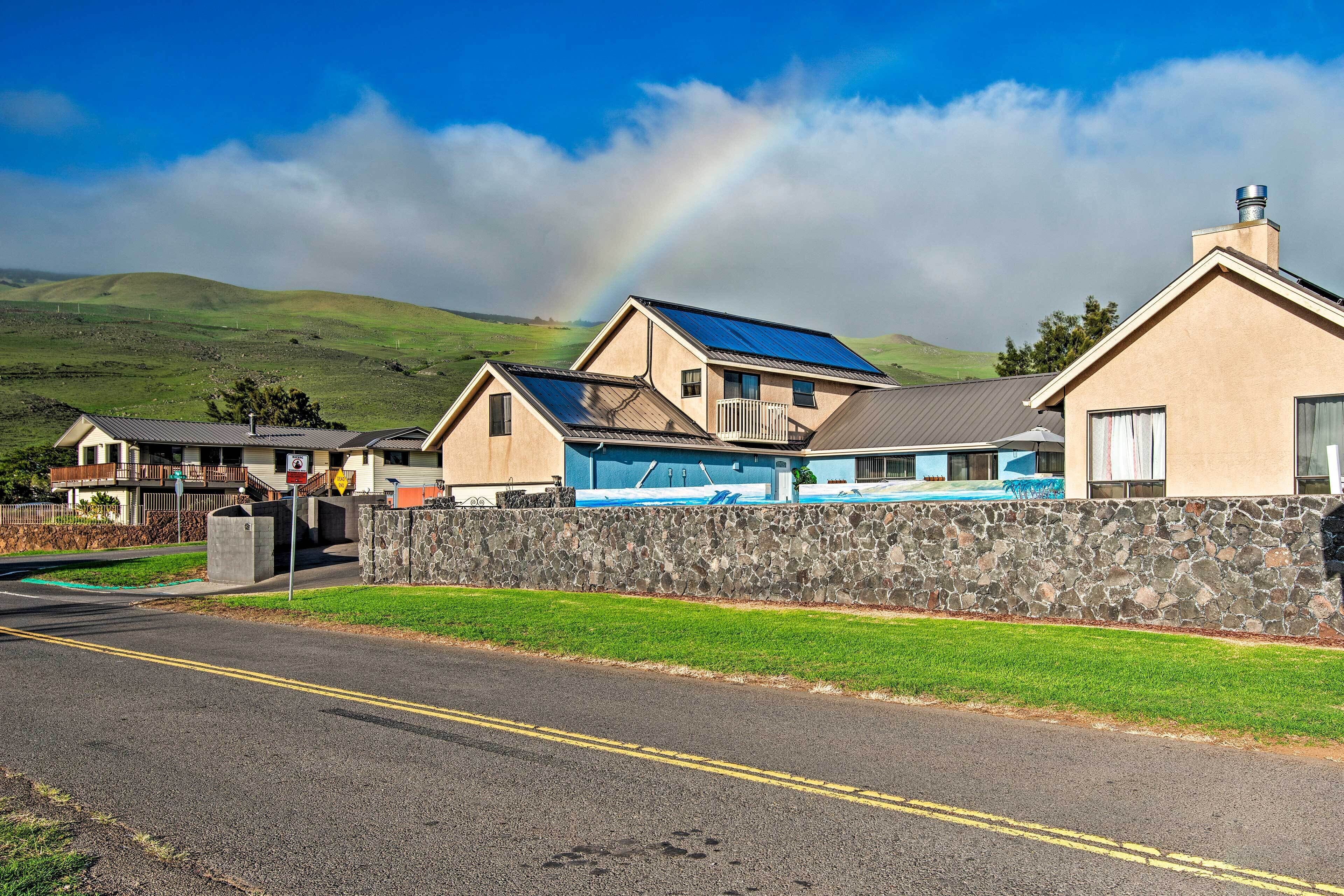 '3 Peaks Oasis' Apt w/ Heated Pool & Hot Tub!