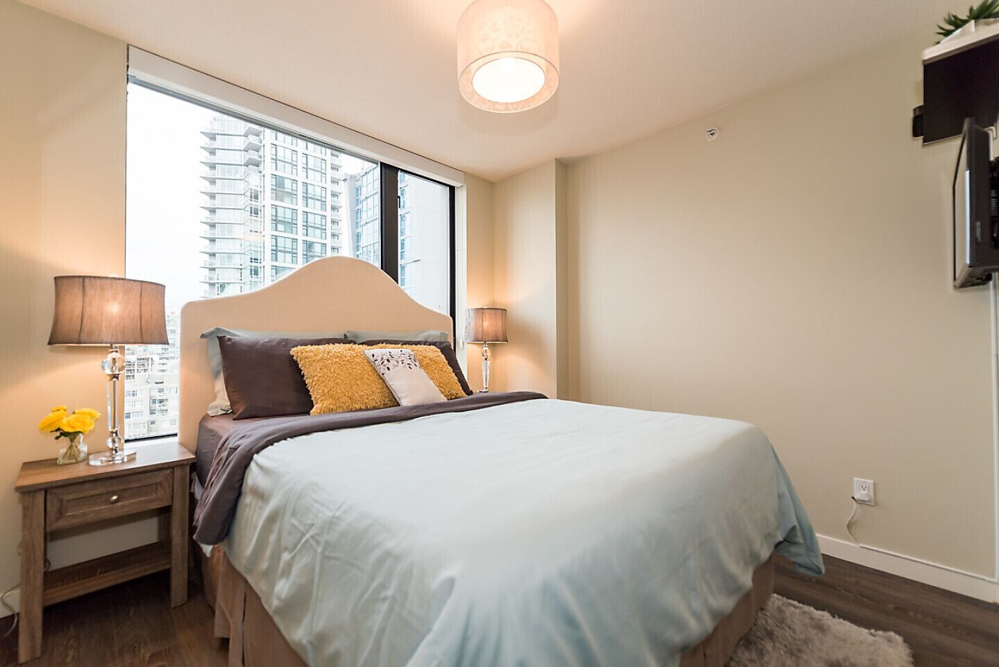 1 bedroom, iron/ironing board, internet, bed sheets