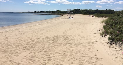 Stappen naar het strand, zeezicht, zwembad