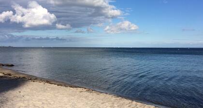 WLAN gratuit, prix TOP, endroit calme, chaise de plage, terrasse, mer et lac à proximité,