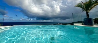 "Villa Le Point" Design moderno / Arte / Visualizza Saint-Barth ...