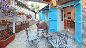 Terrace/patio - Kalopanayiotis 1-bedroom Cottage (Kalopanayiotis)