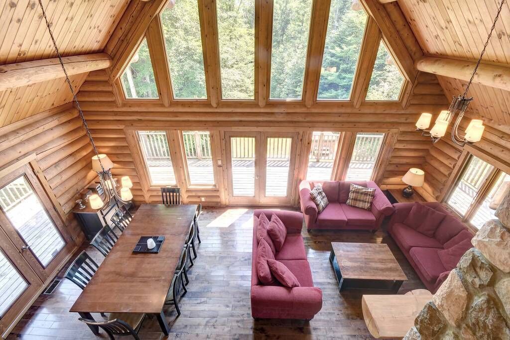 Log Cottage: 4 bedrooms, 3 bathrooms, Hot tub, Internet - 30 min Mont Tremblant