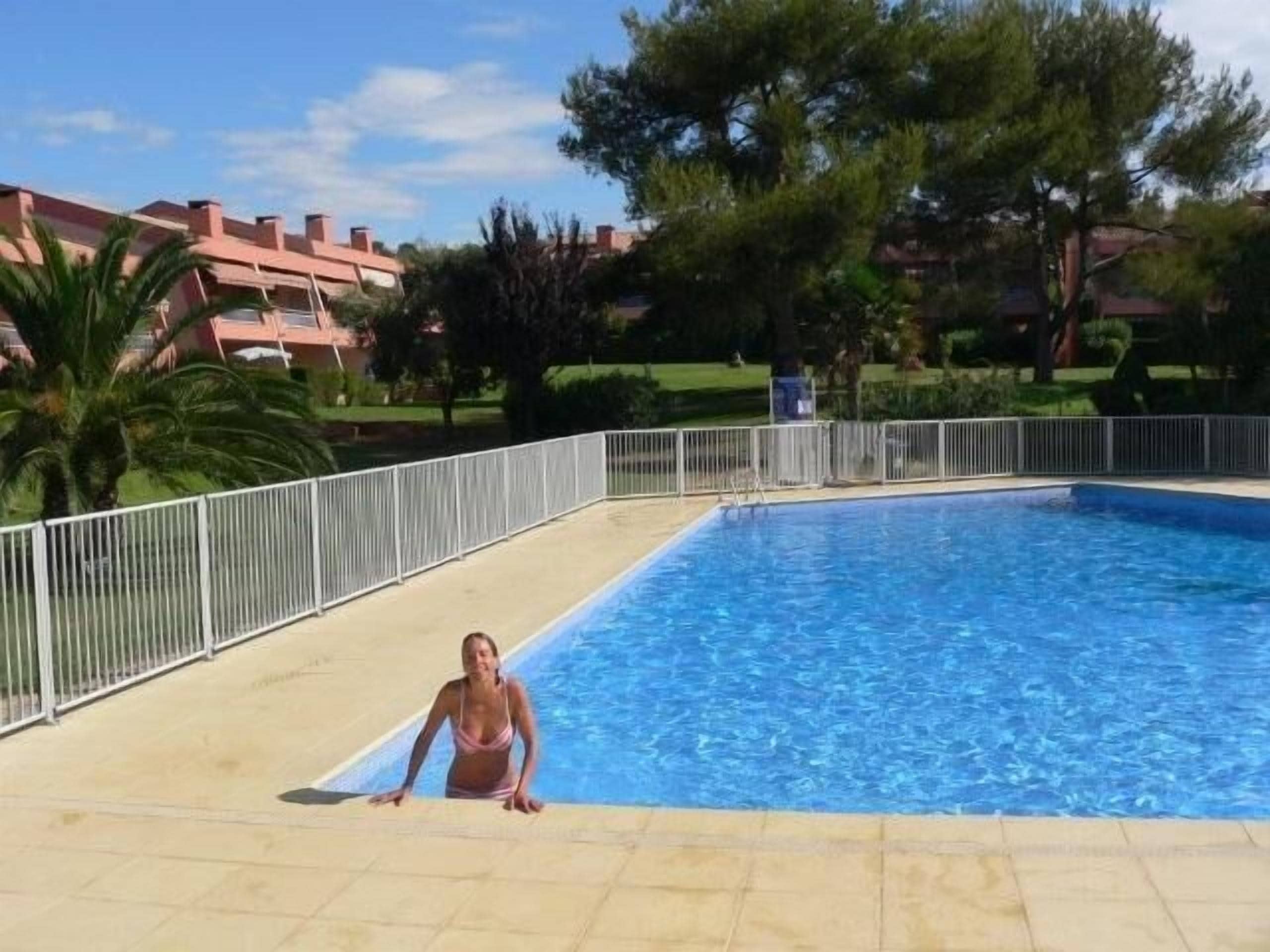 T2 by the sea, 150 m to the beach / sea, TOP prices, FREE WiFi, pool, tennis