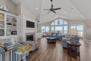 TV, fireplace, DVD player, stereo - 4099 - 3-2-1 Relax, private pool, designed for large families to enjoy with room for privacy (Duck)