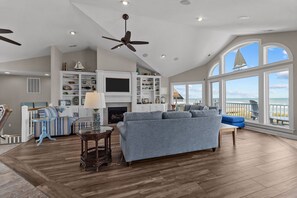TV, fireplace, DVD player, stereo - 4099 - 3-2-1 Relax, private pool, designed for large families to enjoy with room for privacy (Duck)