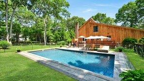 Et oppvarmet basseng