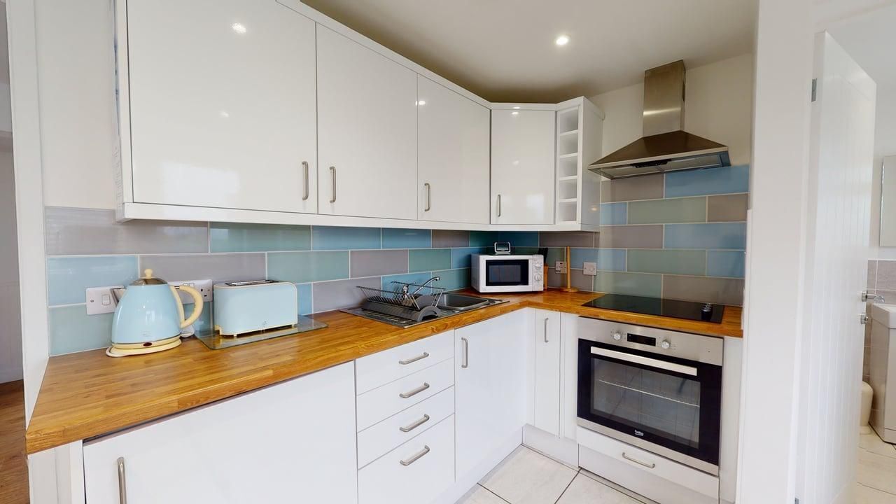 冰箱、微波炉、烤箱、炉灶