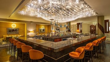 4 Bars/Lounges, Bar im Pool, Poolbar