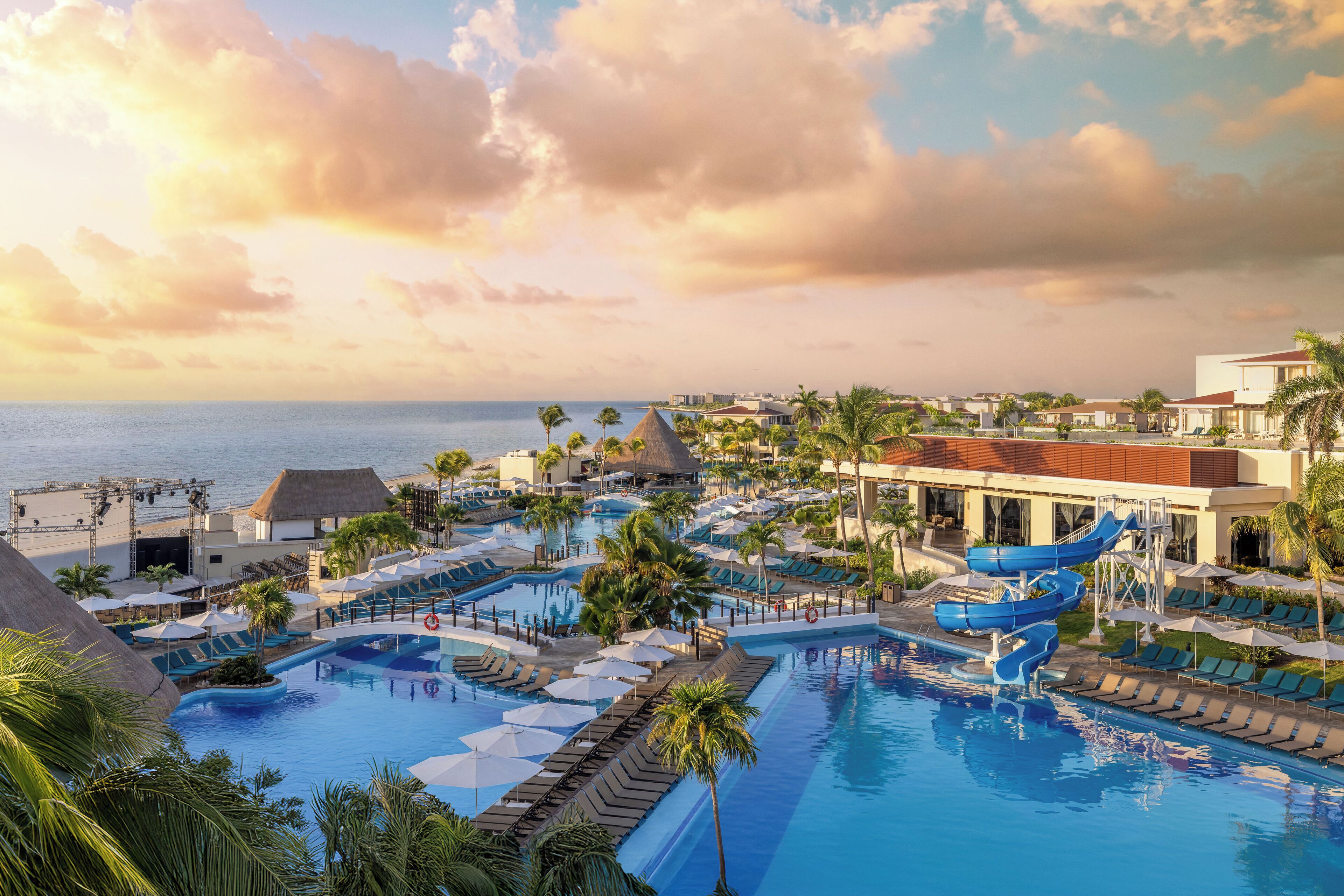 3 outdoor pools, open 7:00 AM to 7:00 PM, pool umbrellas, pool loungers