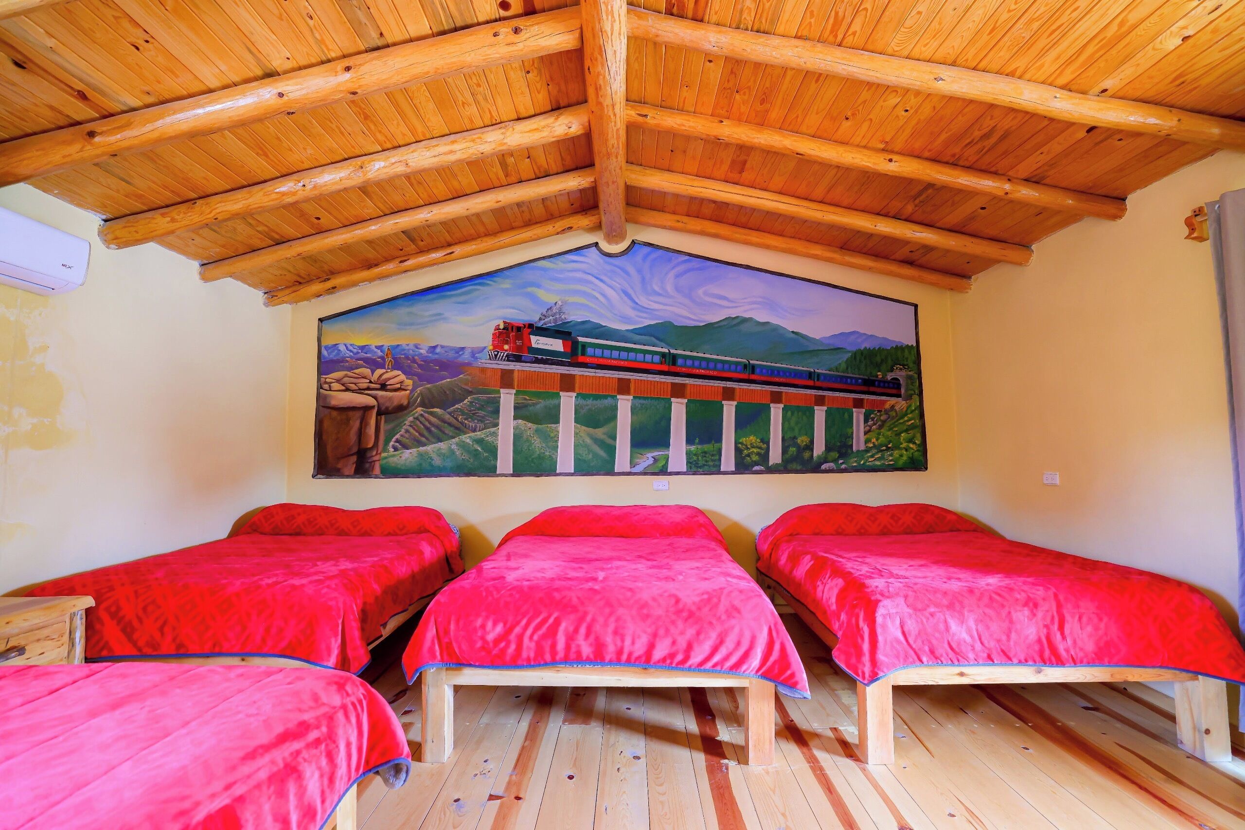 Quadruple Room | In-room dining