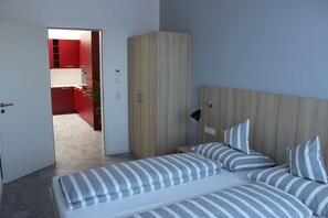 3 makuuhuonetta, silitysrauta/-lauta, Wi-Fi, vuodevaatteet