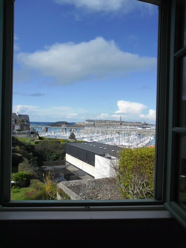 Maisonette-Wohnung mit Meerblick auf Saint-Malo und Garage