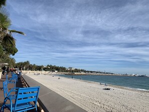 Solsenger og strandhåndklær