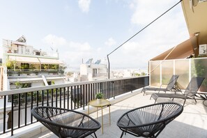 Appartement, balcon, vue sur la ville | Balcon