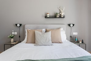 Panoramic Apartment | Egyptian cotton sheets, premium bedding, desk, laptop workspace - UPSTREET Central Cozy Apartments in Plaka (Athens)